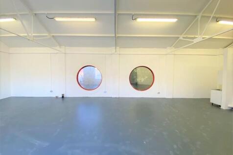 Set Star Estate  Unit 10 8.JPG