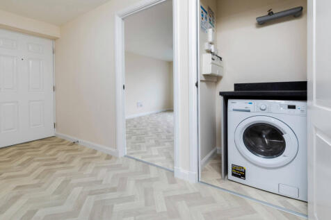 Davidson&#39;s Square apartment block 8 at Riverside Quarter - internal