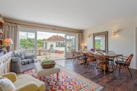 Breakfast/Living Room