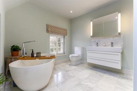 En Suite Bathroom