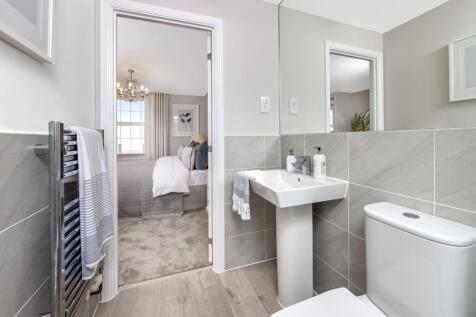 en suite holden 4 bedroom home