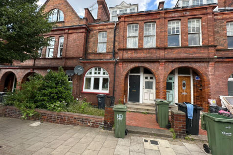 Two Bedroom Flat with Garden to Let in Streatham