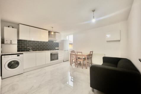 Newly refurbished 1 bedroom flat close to St. Geo