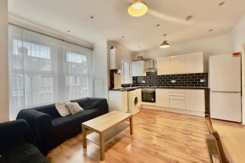 4 BEDROOM FLAT TO LET IN TOOTING