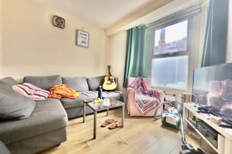 4/5 Bedrooms House to Rent in Tooting