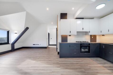 spacious 4 Bedroom Flat to Rent in Banstead