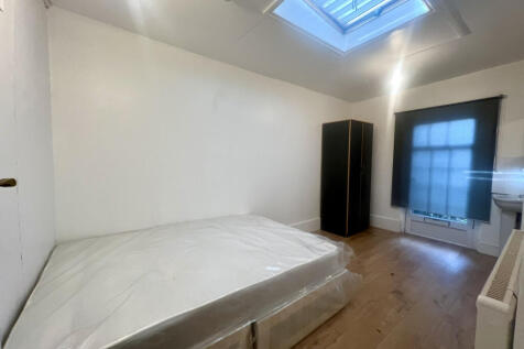 1 bed studio to rent Woodbourne Avenue, Streatham