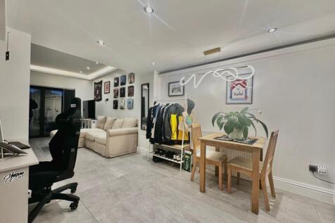 1 bed flat to rent Santley Street, Brixton SW4