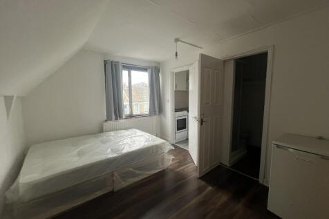 Studio Flat available in Stretham