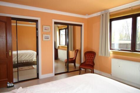Master Bedroom.JPG
