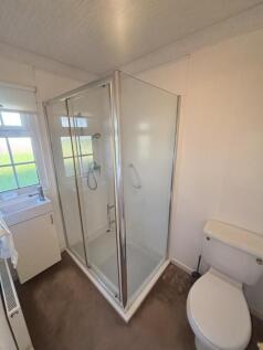 shower rm.jpg