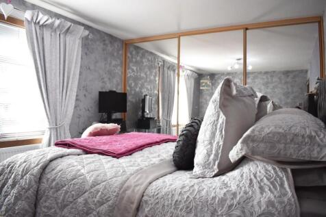Bedroom 1 v3.jpg