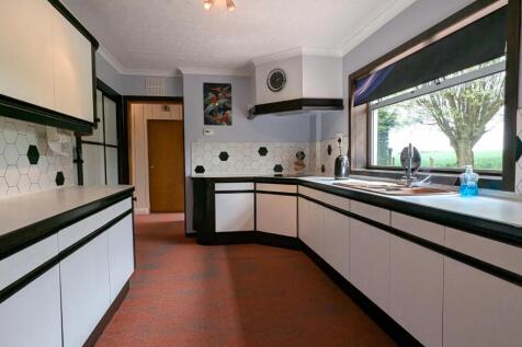 Kitchen (2).jpg