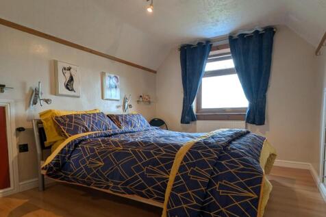 Bedroom One.jpg
