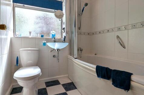 Bathroom.jpg