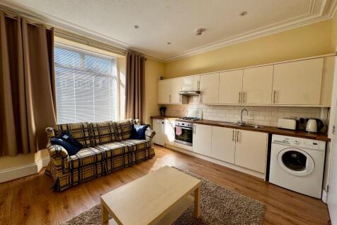 Kitchen / Lounge
