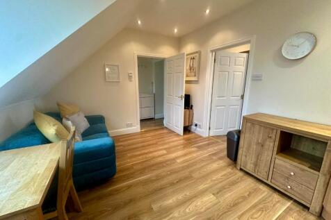 Kitchen / Lounge