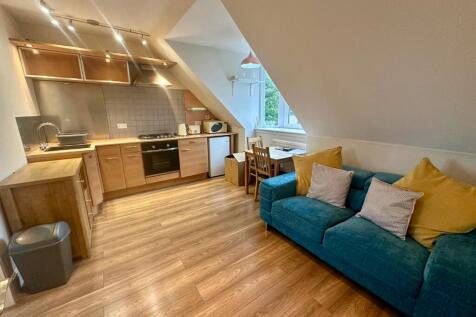 Kitchen / Lounge