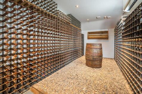 OWEN ISHERWOOD_165 WINDSOR ROAD CHOBHAM GU24 8QS