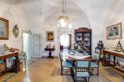 006_PALAZZO_PUGLIA_LATIANO_RARO_REALTY.jpg