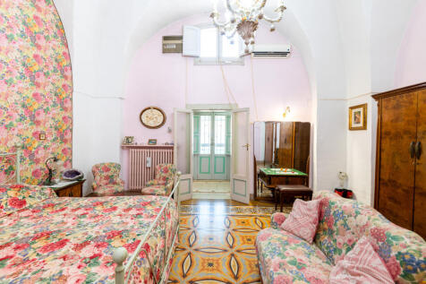 017_PALAZZO_PUGLIA_LATIANO_RARO_REALTY.jpg