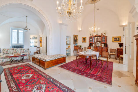 13_Palazzo Serio_Ostuni_Raro_Realty