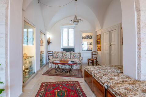 19_Palazzo Serio_Ostuni_Raro_Realty