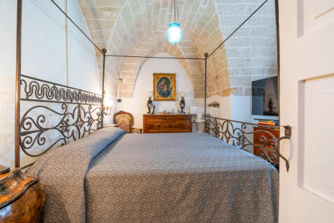 26_Palazzo Serio_Ostuni_Raro_Realty