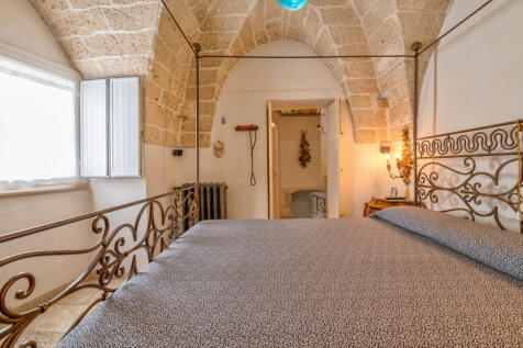 28_Palazzo Serio_Ostuni_Raro_Realty
