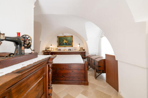 49_Palazzo Serio_Ostuni_Raro_Realty