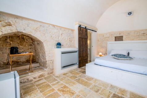 073-villa-puspo-carovigno-puglia-villa-for-rent-raro-villas