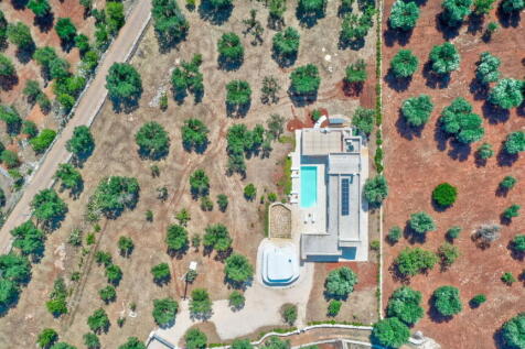 001-drone-villa-puspo-carovigno-alto-salento-puglia-raro-villas-1920