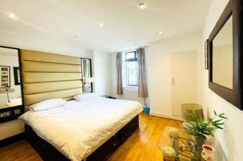 Dudley Court, Upp...