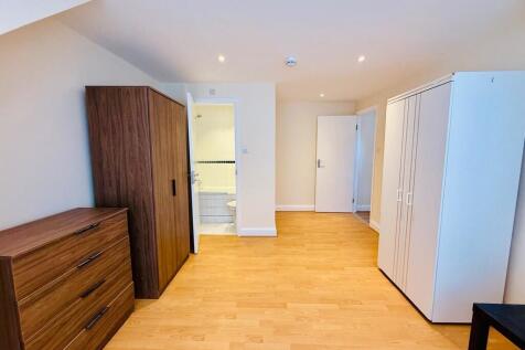 787 Finchley Road...