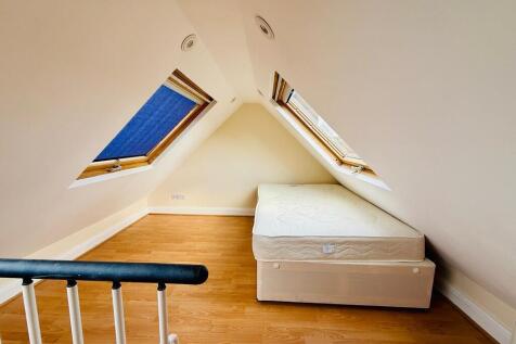 787 Finchley Road...