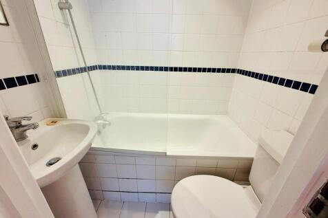 787 Finchley Road...