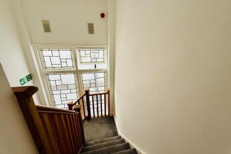 787 Finchley Road...