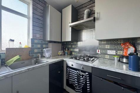 Warwick Avenue (3...
