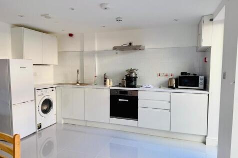 787 Finchley Road...