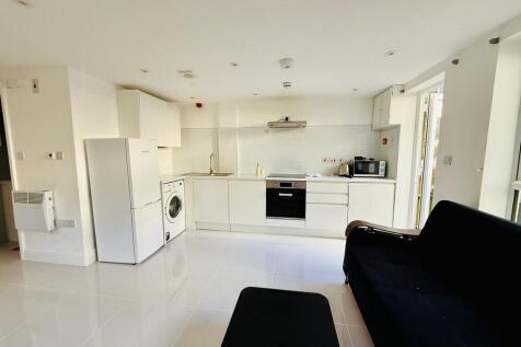 787 Finchley Road...