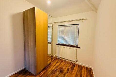 37, Severn Way (8...