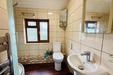 37, Severn Way (1...