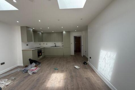 62 Hounslow Road ...