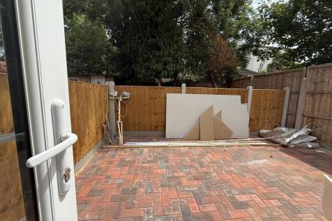 62 Hounslow Road ...