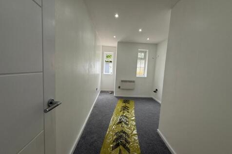 62 Hounslow Road ...