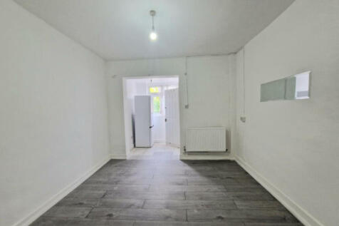 Screenshot 2025-0...