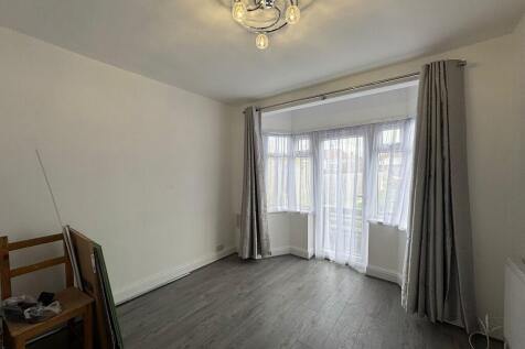 26 Launceston Gar...