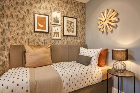Single bedroom in the Kingsville 4 bedroom home