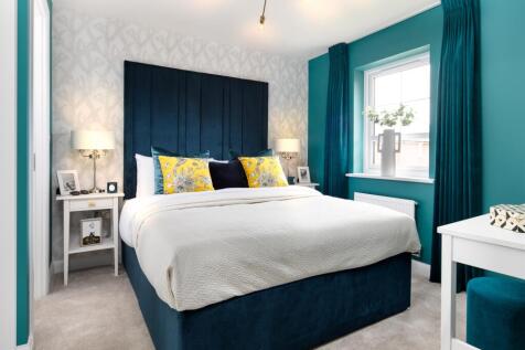 En suite main bedroom in the Kingsley 4 bedroom home