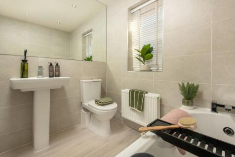 Inside view of Radleigh main bathroom